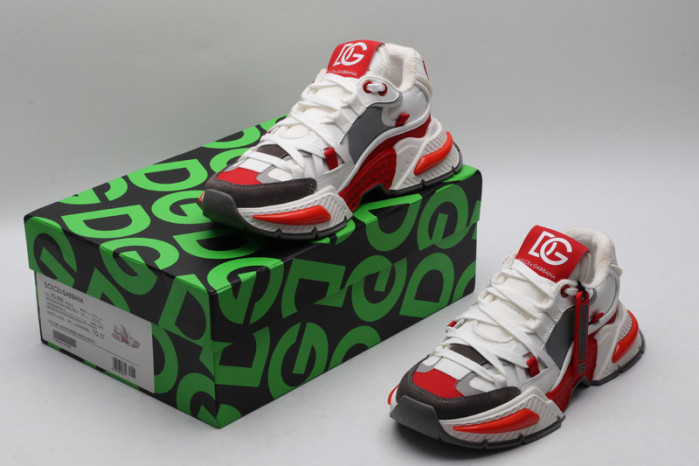 DG SNEAKERS 052504