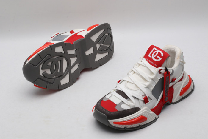 DG SNEAKERS 052504