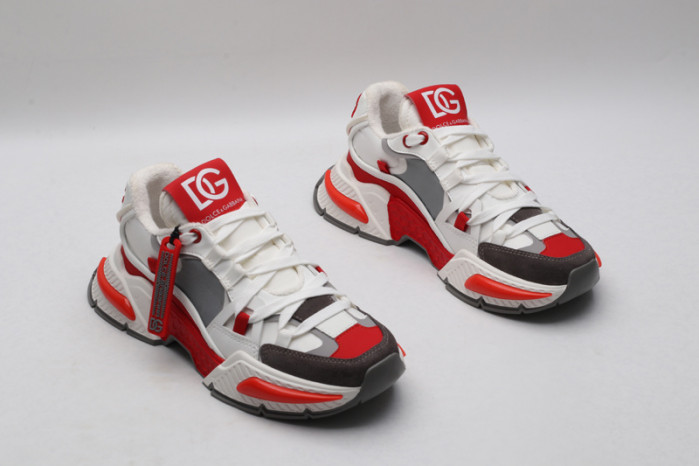DG SNEAKERS 052504