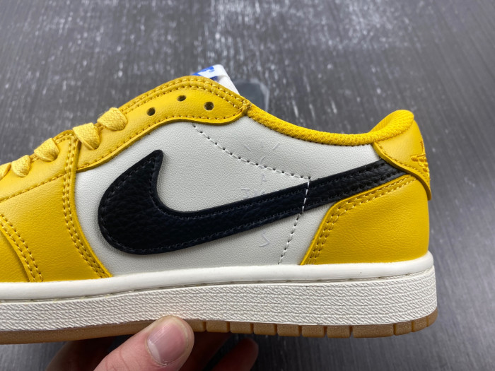 Travis Scott x Air Jordan 1 Low DZ4137-700-6175