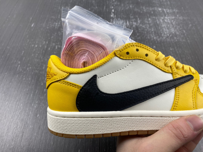 Travis Scott x Air Jordan 1 Low DZ4137-700-6175