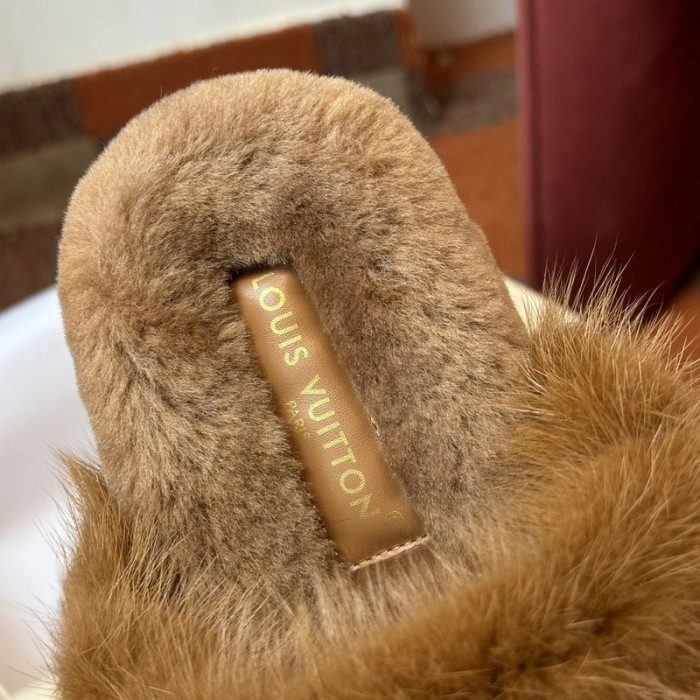 LV SLIPPERS