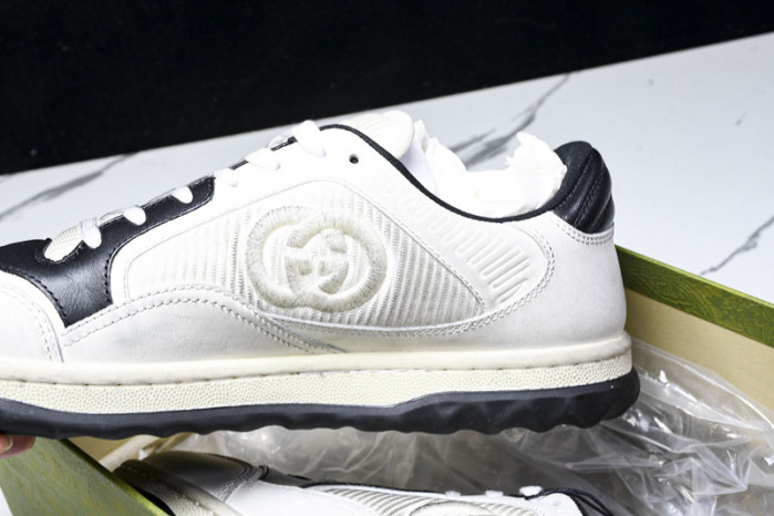 Gv*c sneaker