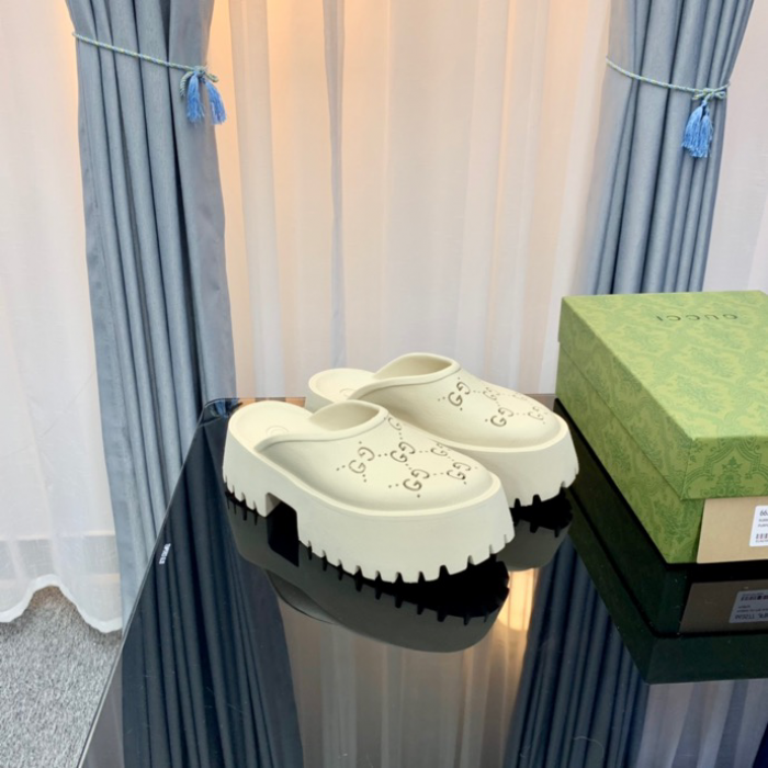 Gv*c slippers