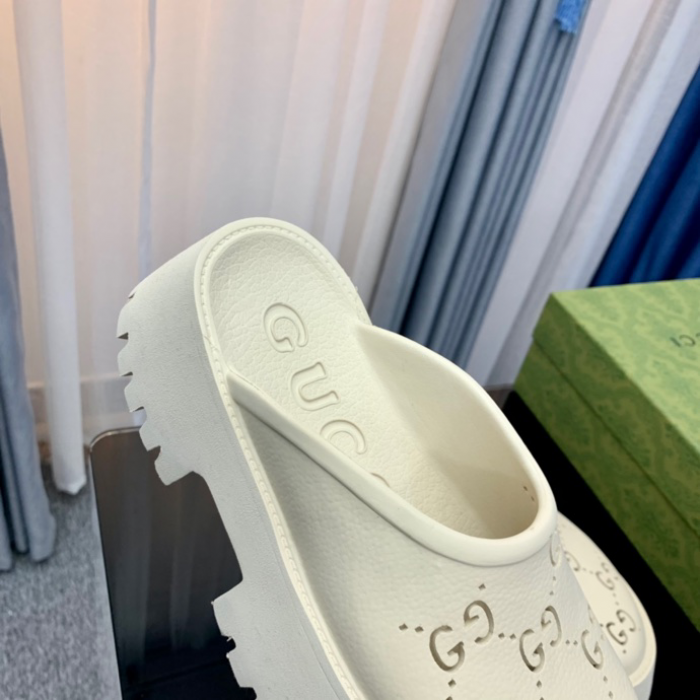 Gv*c slippers