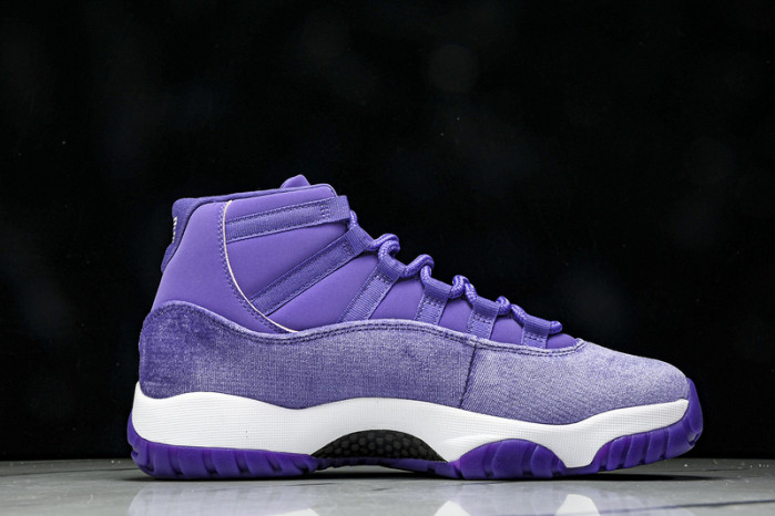 Air Jordan 11  CT8012-555