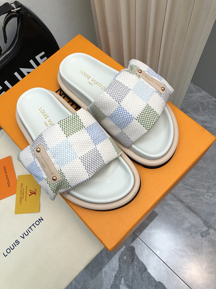 LV SLIPPERS