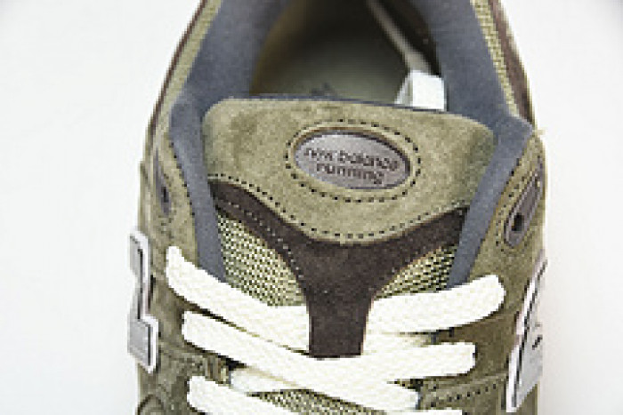 new Ba1an*e yeeshoes  m2002rhn