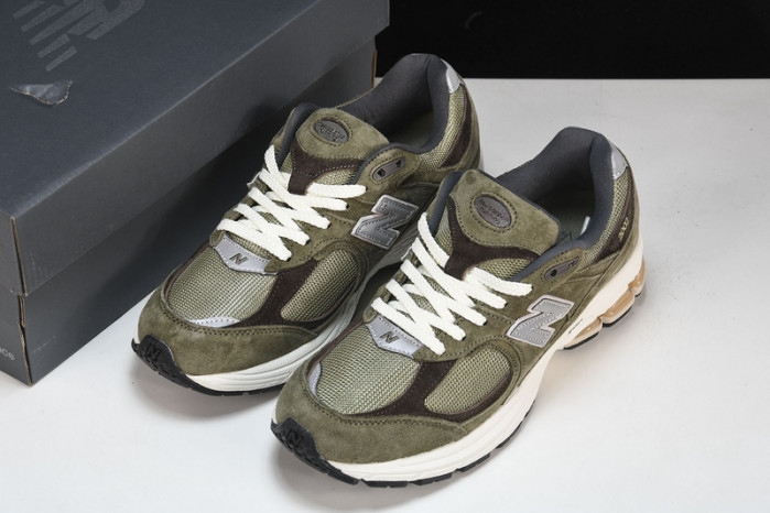new Ba1an*e yeeshoes  m2002rhn