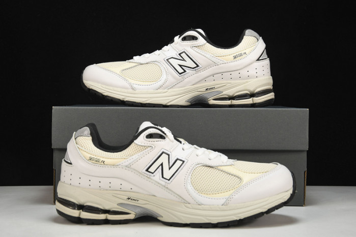 new Ba1an*e yeeshoes  ml2002rq