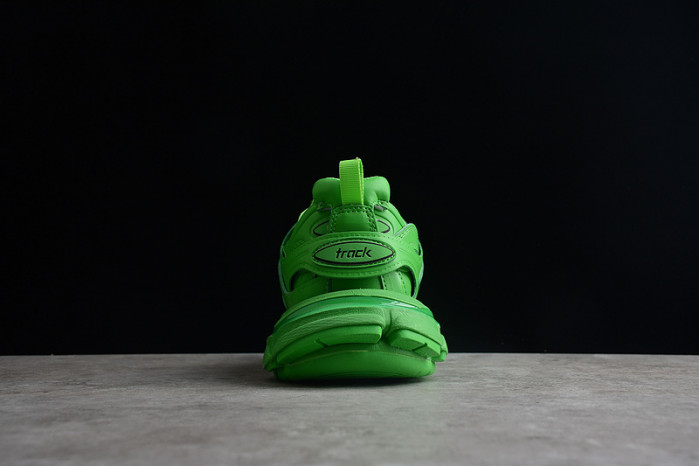 BLCG  Track TRAINER  Yeeshoes  22040703