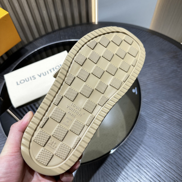 LV SLIPPERS