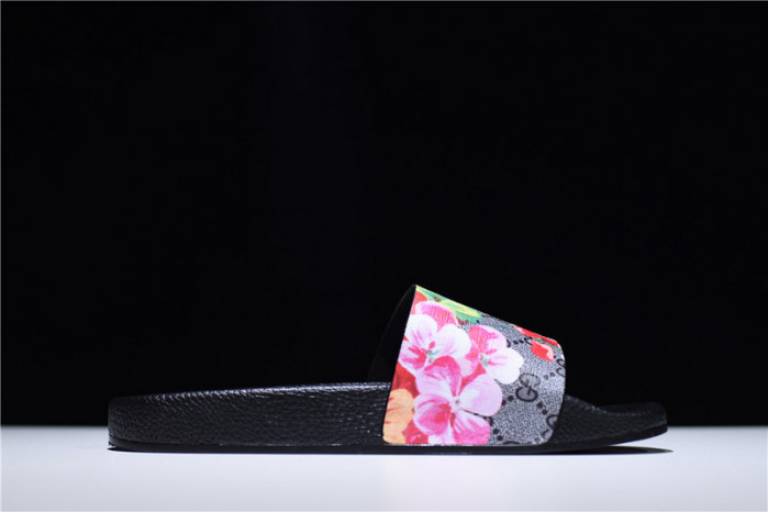 Gv*c slippers