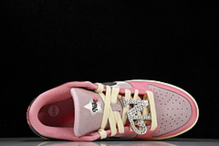 Nike  Dunk Low LX“Hot Punch and Pink Foam”  FN8927-621