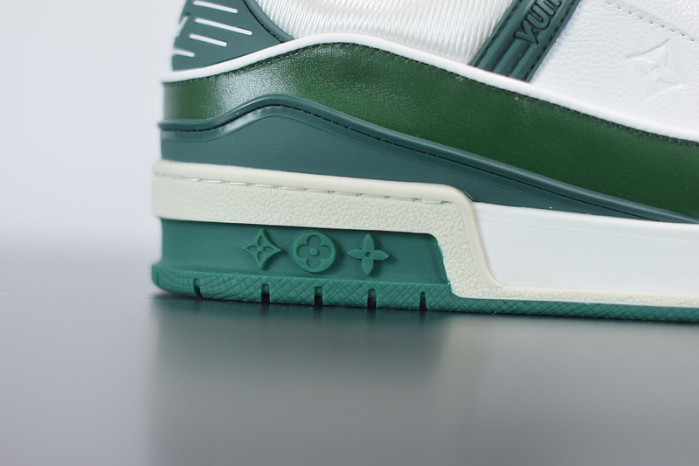 LV SNEAKER LOW YEE-001